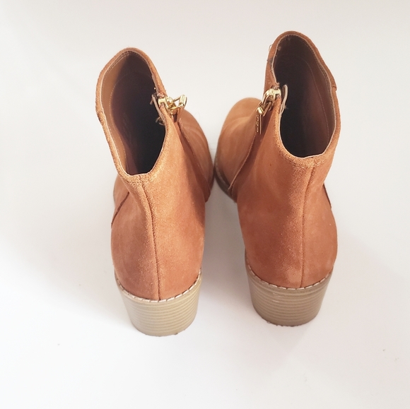 CLARKS Mustard Suede Point Toe Booties Size 6 - Picture 3 of 7